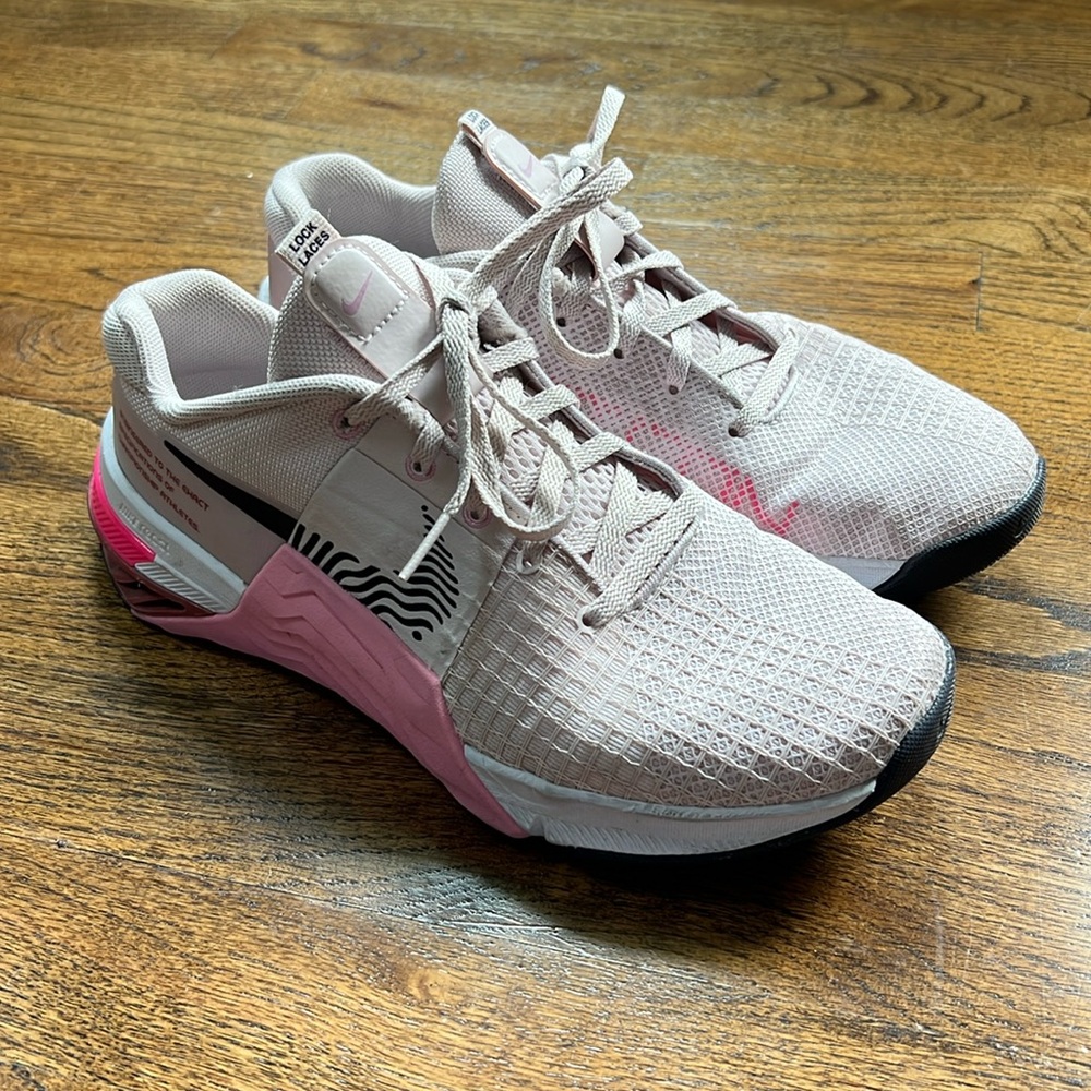 Nike Metcon 8 Barely Rose/Cave Purple DO9327-600